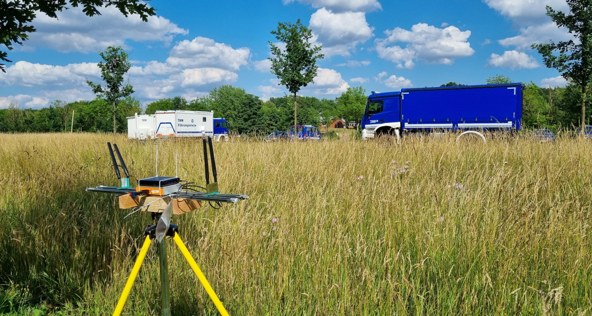 Proben für den Ernstfall: portable WMN-Router verbinden sich als Knotenpunkte automatisch miteinander und bilden ein stabiles und intelligentes Netz.Foto: Ulrich Trick | Frankfurt UAS