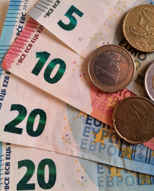 Leicht erkennbare Fälschungen von 10 Euro- und 20 Euro-Banknoten auffällig angestiegen. - Foto: Peter Stanic / Pixabay