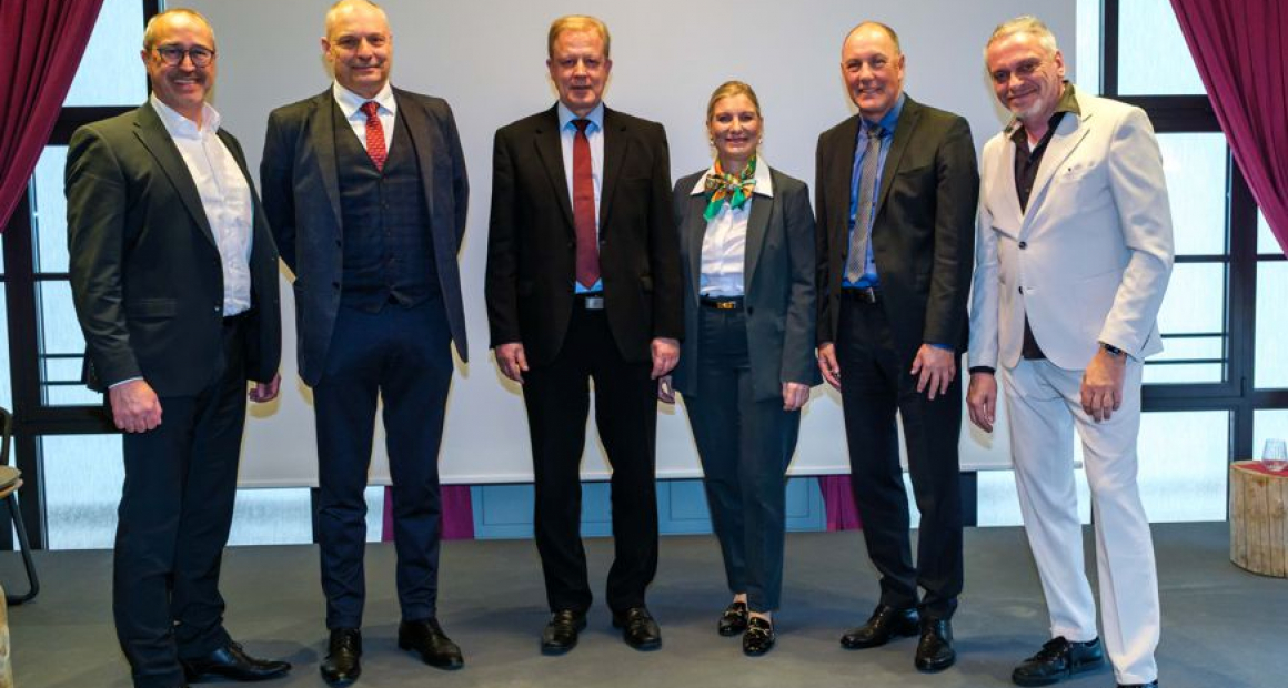 Vorstände BVSW und BDSW mit Caroline Eder und dem Moderator Oliver Luxenburger