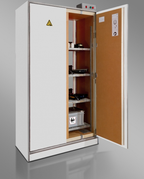 Lithium-Ionen-Akkus sind hocheffiziente Energiespeicher für vielfältige Einsatzbereiche Lithium-Ionen-Akkus sind hocheffiziente Energiespeicher für vielfältige Einsatzbereiche