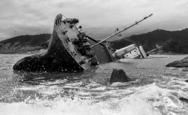 Attacken aus dem Cyberspace gehören längst zum maritimen Alltag. Schauplatz der Überfälle sind die Weltmeere. Bildquelle: iStock Urheber: danielvfung