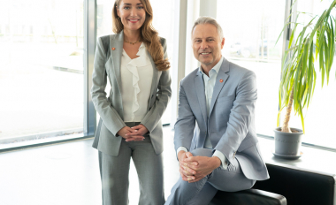 Katharina Röhrig und ihr Mann Dr. Ignace Van Meenen treten im Rahmen der Familiennachfolge an die Spitze.
Foto: © GFOS | Joseffson Fotografie

