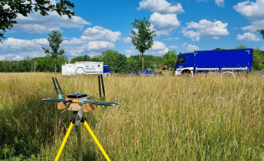 Proben für den Ernstfall: portable WMN-Router verbinden sich als Knotenpunkte automatisch miteinander und bilden ein stabiles und intelligentes Netz.Foto: Ulrich Trick | Frankfurt UAS